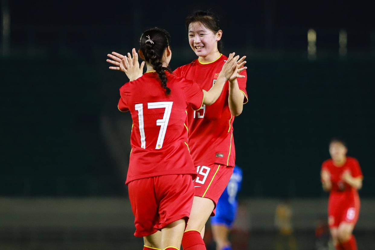 关于国家女足球员展现出色表现，备战火力全开的信息