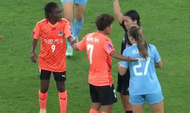 法国女足憾失点球，与对手战平 