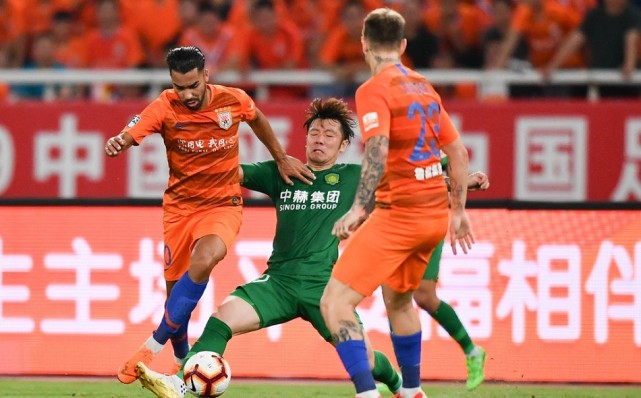 赛场奇迹：鲁能攫取连胜，冲劲出征 